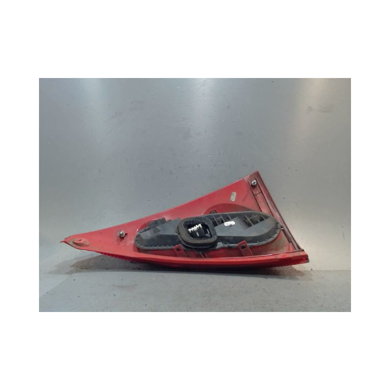 FEU ARRIERE GAUCHE  PEUGEOT 107