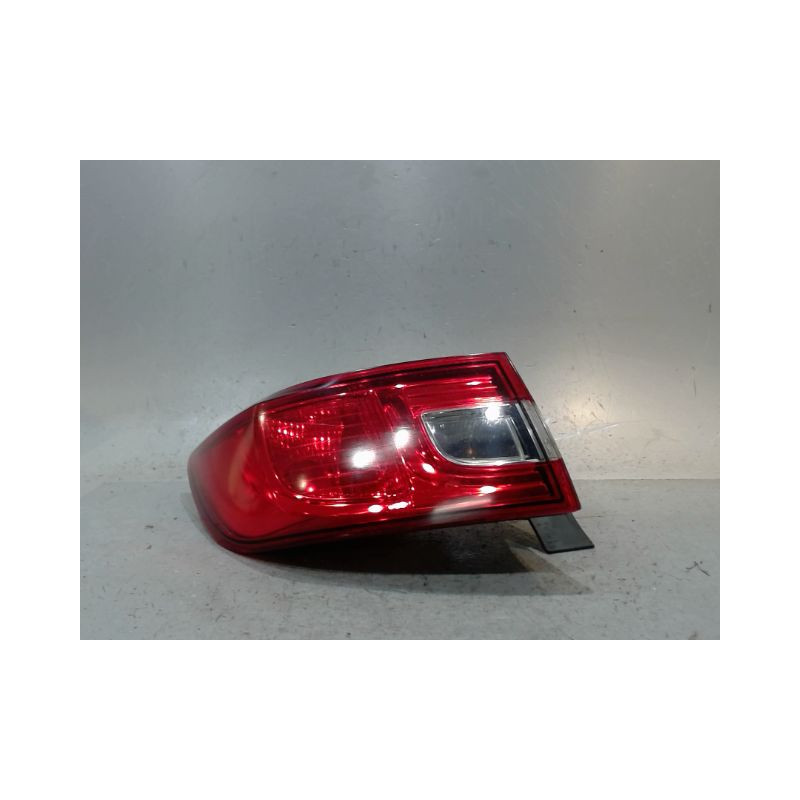 FEU ARRIERE GAUCHE  RENAULT CLIO