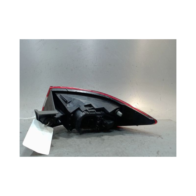 FEU ARRIERE GAUCHE  RENAULT CLIO