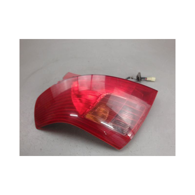 FEU ARRIERE GAUCHE  SUZUKI SWIFT