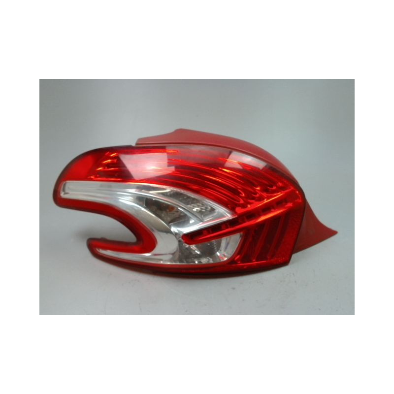 FEU ARRIERE GAUCHE  PEUGEOT 208 Phase 1 2012-...