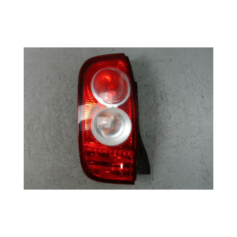 FEU ARRIERE GAUCHE  NISSAN MICRA