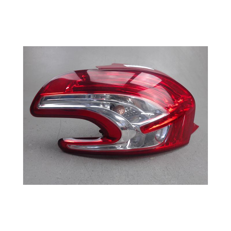 FEU ARRIERE GAUCHE  PEUGEOT 208