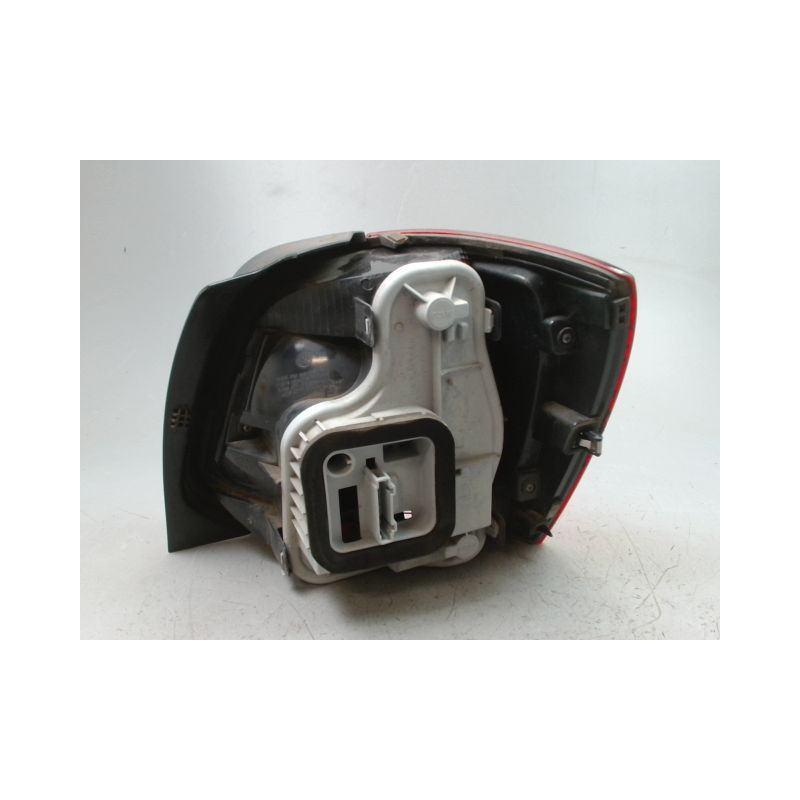 FEU ARRIERE GAUCHE  VOLKSWAGEN POLO V Phase 1 (6R) 2009-2014
