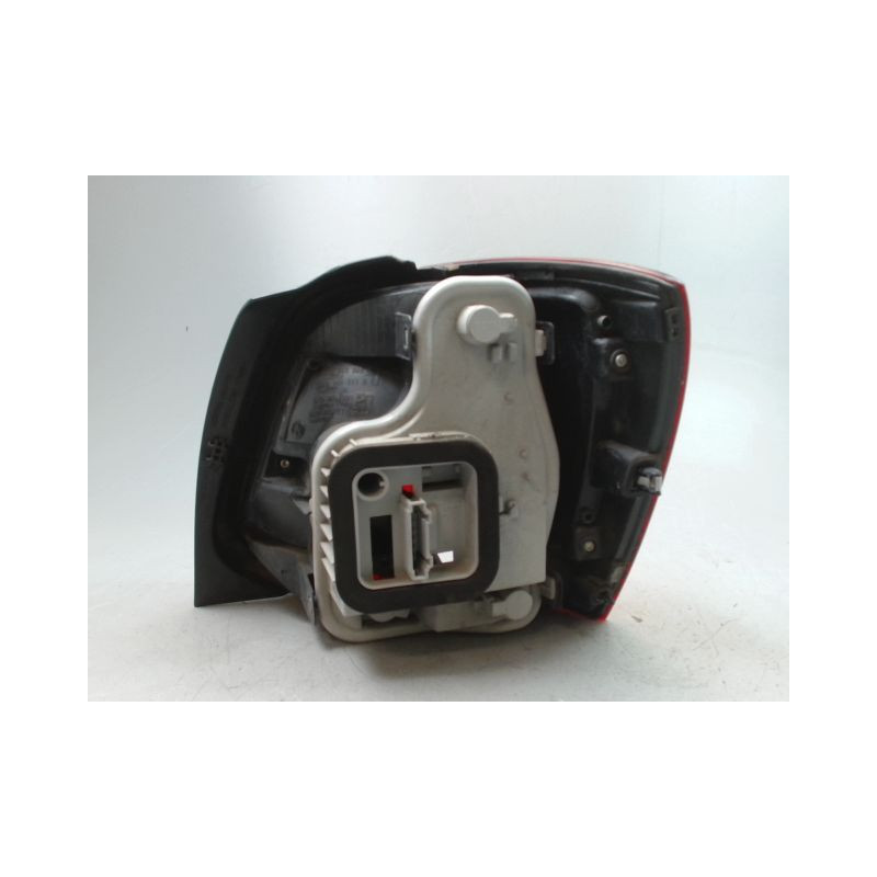 FEU ARRIERE GAUCHE  VOLKSWAGEN POLO V Phase 1 (6R) 2009-2014