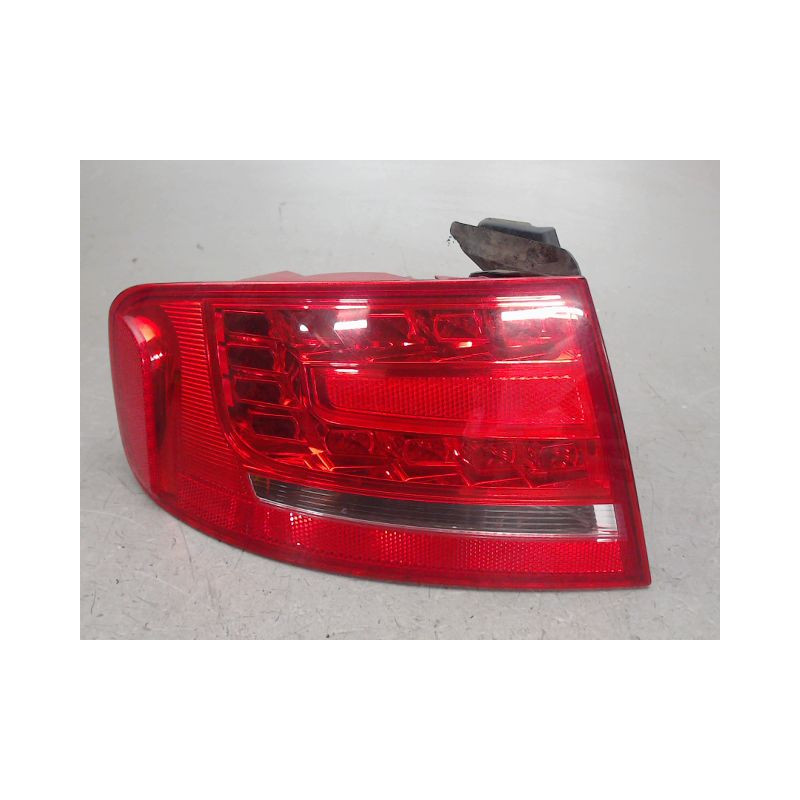 FEU ARRIERE GAUCHE  AUDI A4