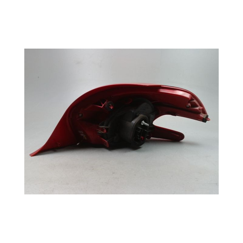 FEU ARRIERE GAUCHE  PEUGEOT 208