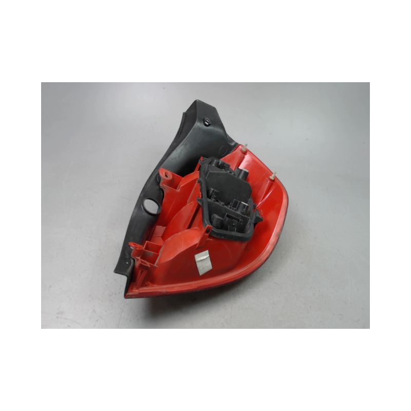 FEU ARRIERE GAUCHE  RENAULT CLIO III Phase 1 2005-2009