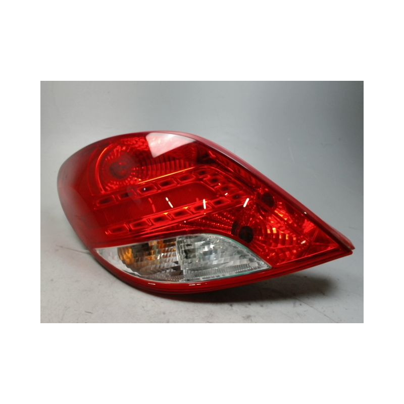 FEU ARRIERE GAUCHE  PEUGEOT 207 5P