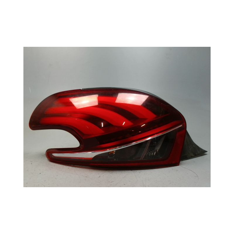 FEU ARRIERE GAUCHE  PEUGEOT 208
