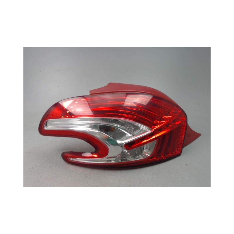 FEU ARRIERE GAUCHE  PEUGEOT 208 Phase 1 2012-...