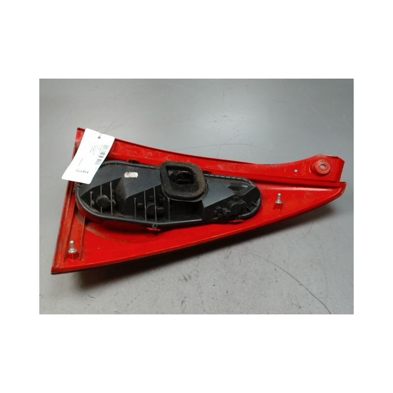 FEU ARRIERE GAUCHE  PEUGEOT 107 3P