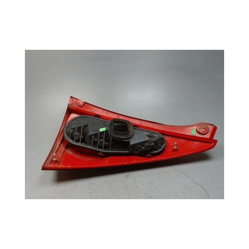FEU ARRIERE GAUCHE  PEUGEOT 107 3P