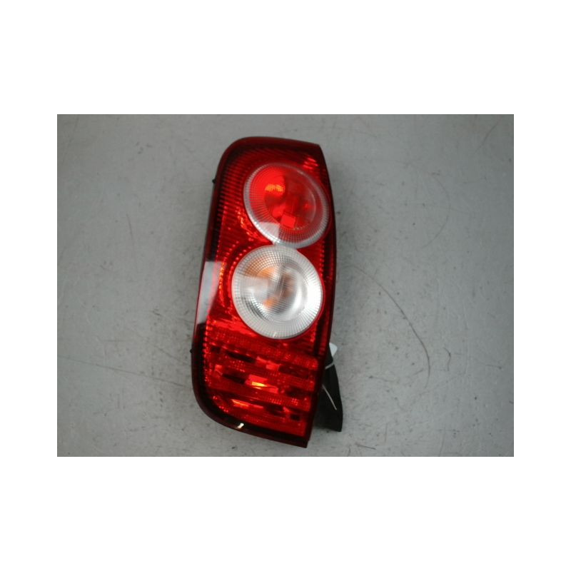 FEU ARRIERE GAUCHE  NISSAN MICRA