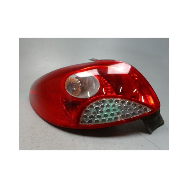 FEU ARRIERE GAUCHE  PEUGEOT 206+ 2009-