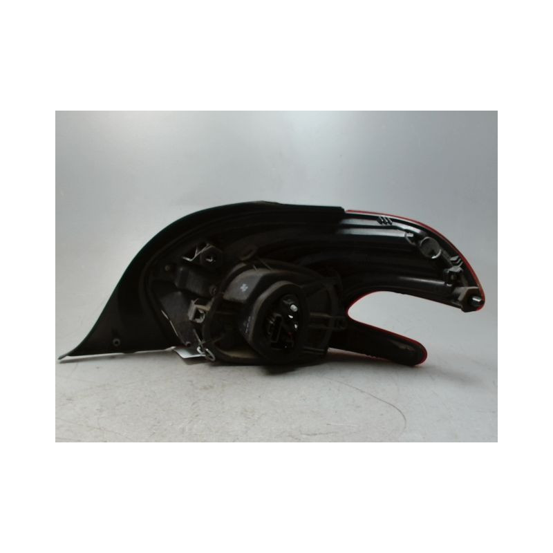 FEU ARRIERE GAUCHE  PEUGEOT 208