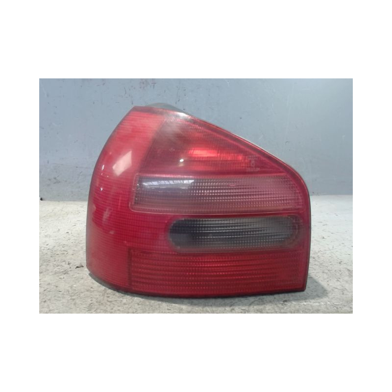 FEU ARRIERE GAUCHE  AUDI A3 -2000
