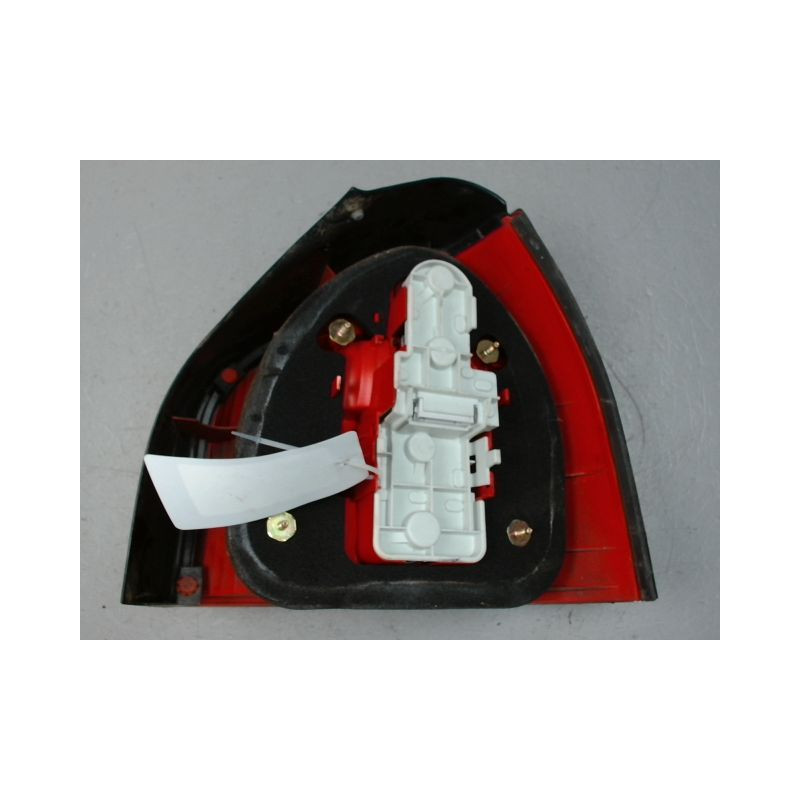 FEU ARRIERE GAUCHE  AUDI A3 2000-2003