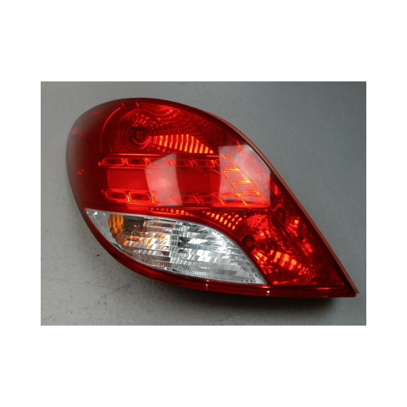 FEU ARRIERE GAUCHE  PEUGEOT 207 5P