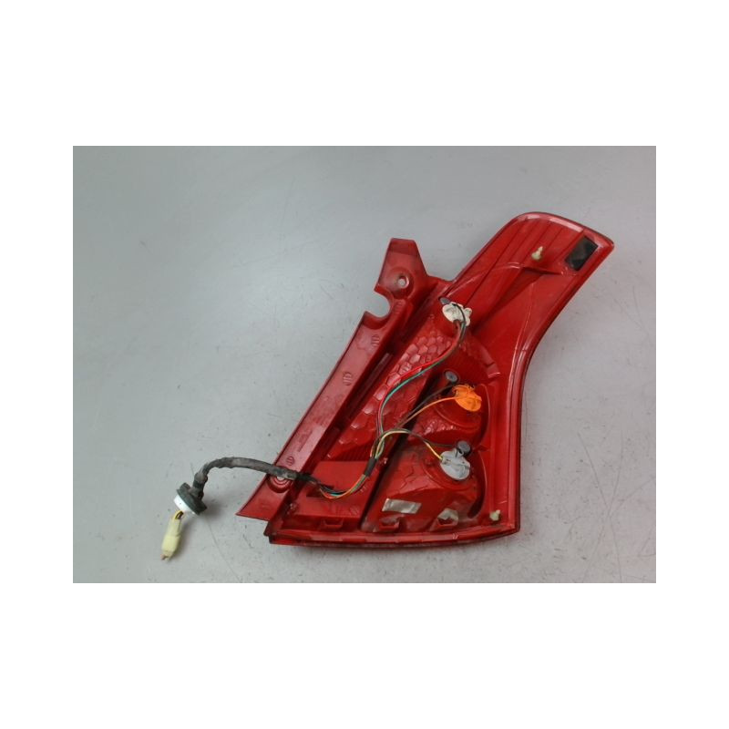 FEU ARRIERE GAUCHE  SUZUKI SWIFT III 2005-2011