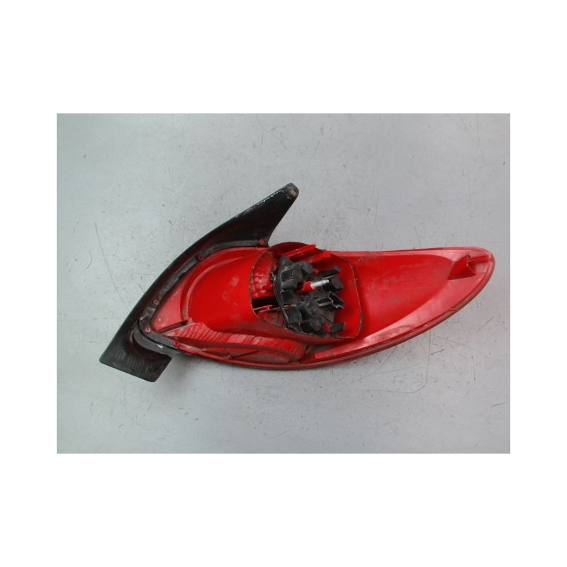 FEU ARRIERE GAUCHE  PEUGEOT 206 + 2009-2013