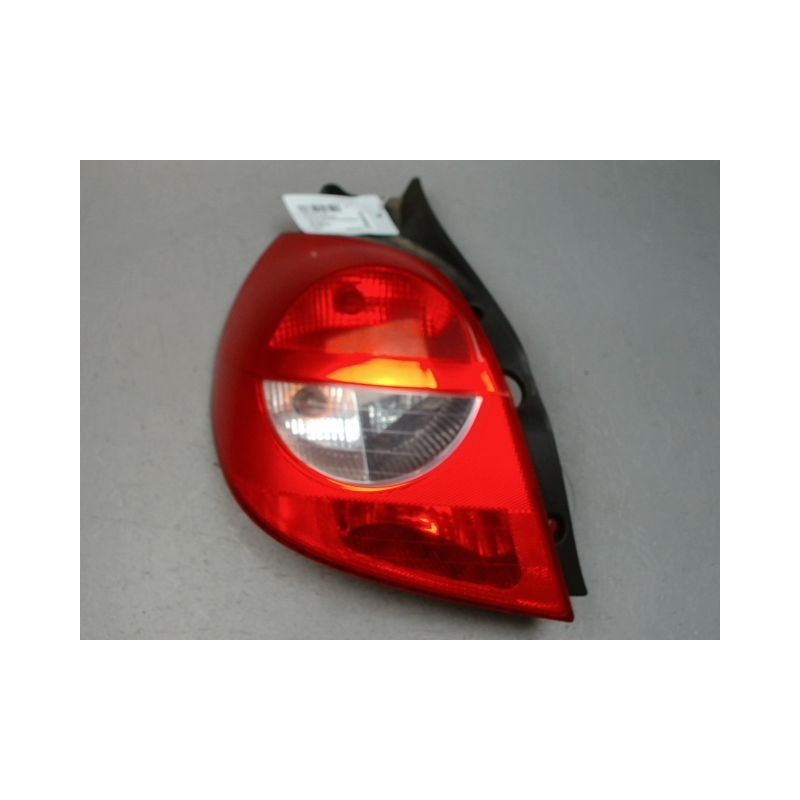 FEU ARRIERE GAUCHE  RENAULT CLIO III 2005-