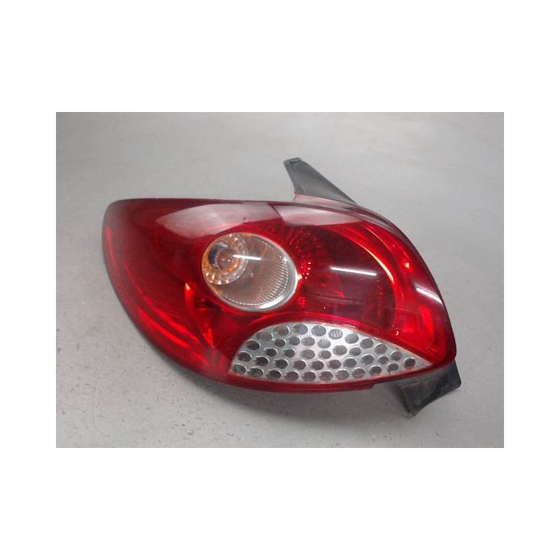 FEU ARRIERE GAUCHE  PEUGEOT 206