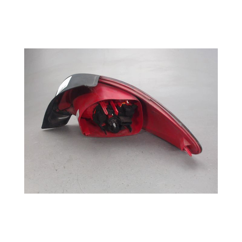 FEU ARRIERE GAUCHE  PEUGEOT 206