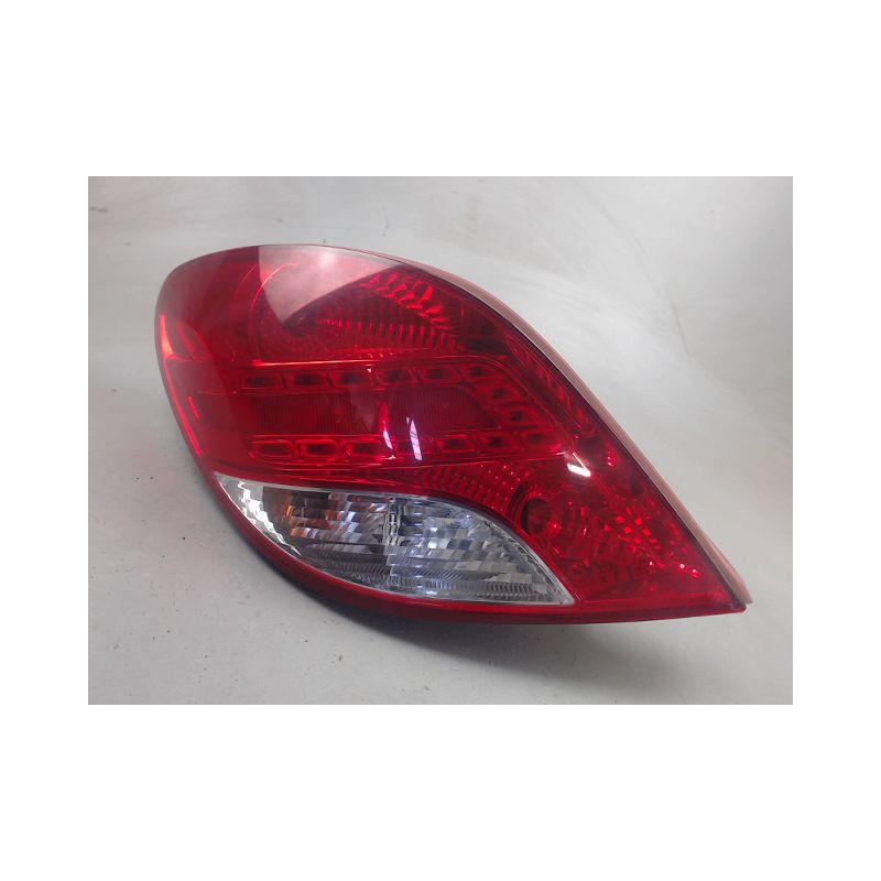 FEU ARRIERE GAUCHE  PEUGEOT 207