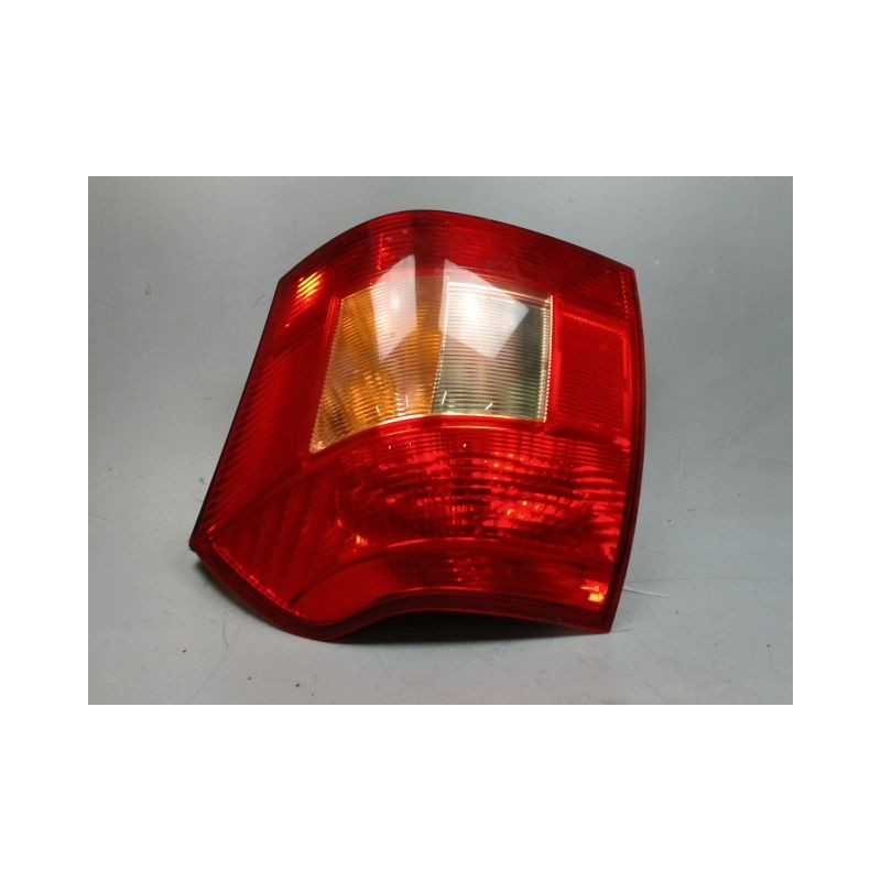 FEU ARRIERE GAUCHE  TOYOTA COROLLA 2002-