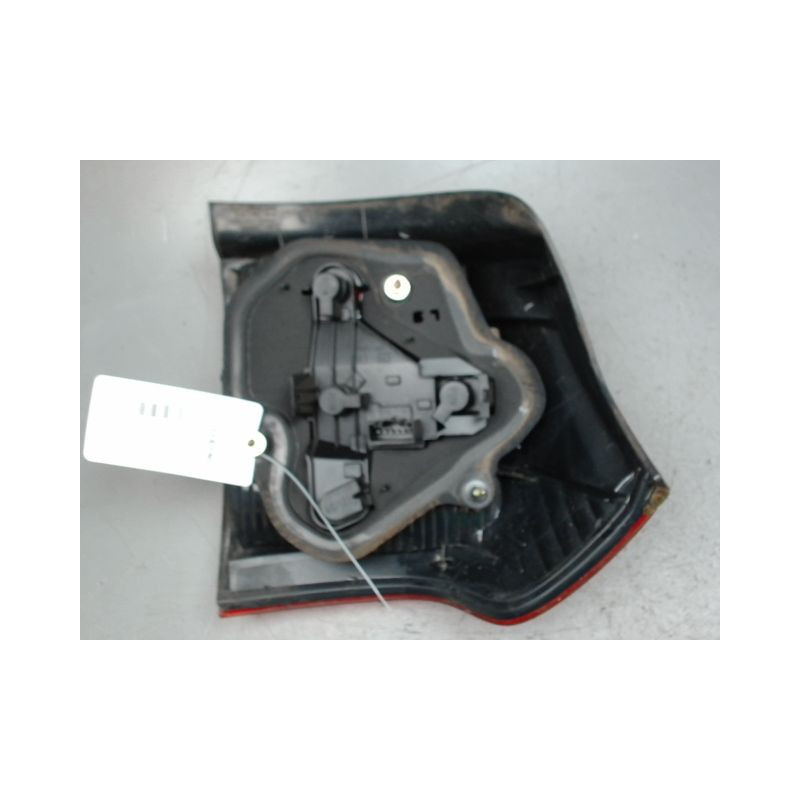 FEU ARRIERE GAUCHE  TOYOTA COROLLA 2002-