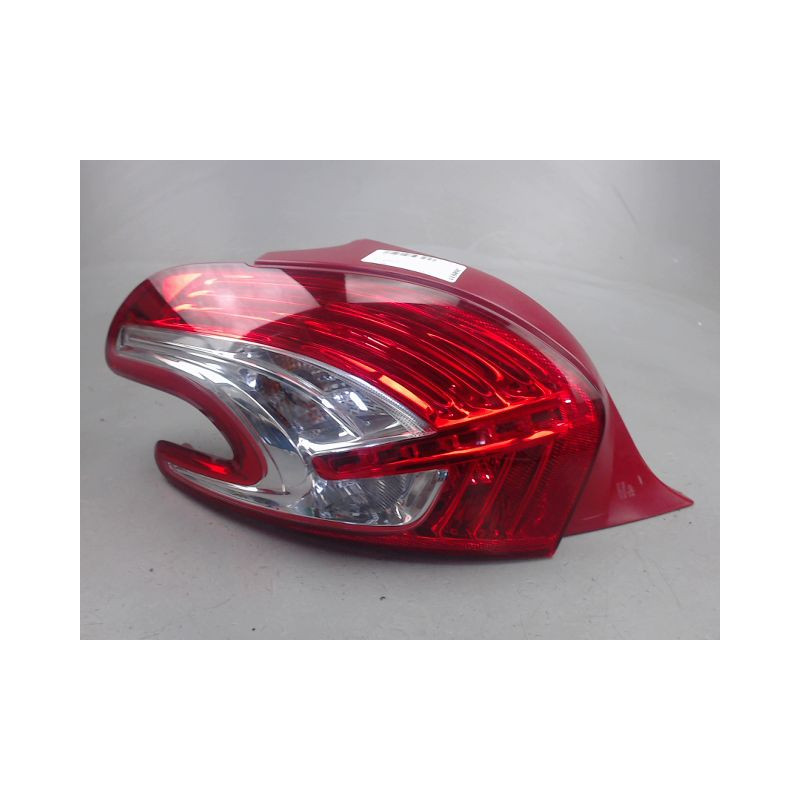 FEU ARRIERE GAUCHE  PEUGEOT 208