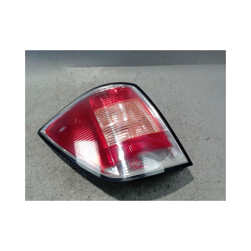 FEU ARRIERE GAUCHE  OPEL ASTRA BREAK 2004-