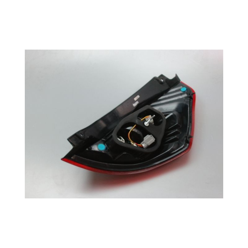 FEU ARRIERE GAUCHE  FORD FIESTA 2010-