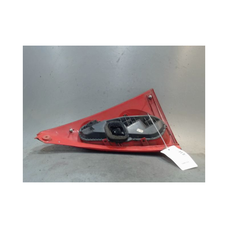 FEU ARRIERE GAUCHE  PEUGEOT 107