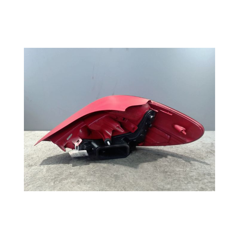 FEU ARRIERE GAUCHE  PEUGEOT 207 2009-