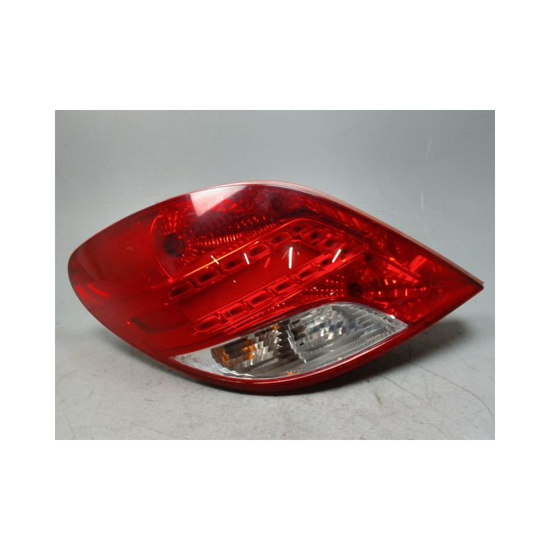 FEU ARRIERE GAUCHE  PEUGEOT 207 5P