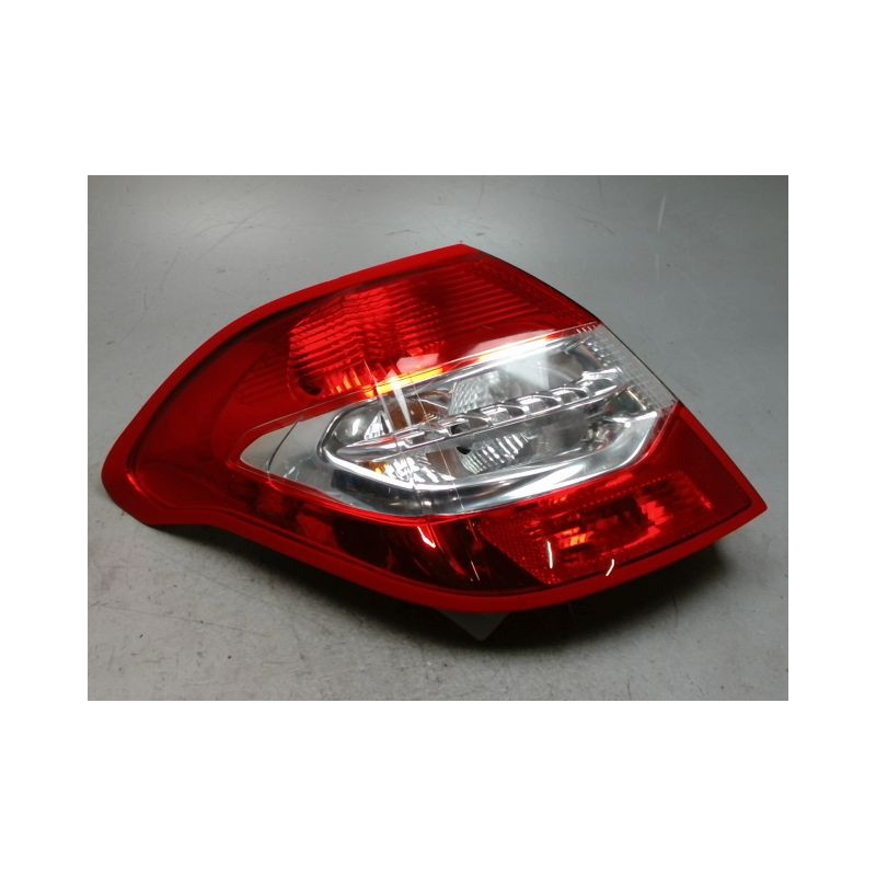 FEU ARRIERE GAUCHE  CITROEN C4 2010-