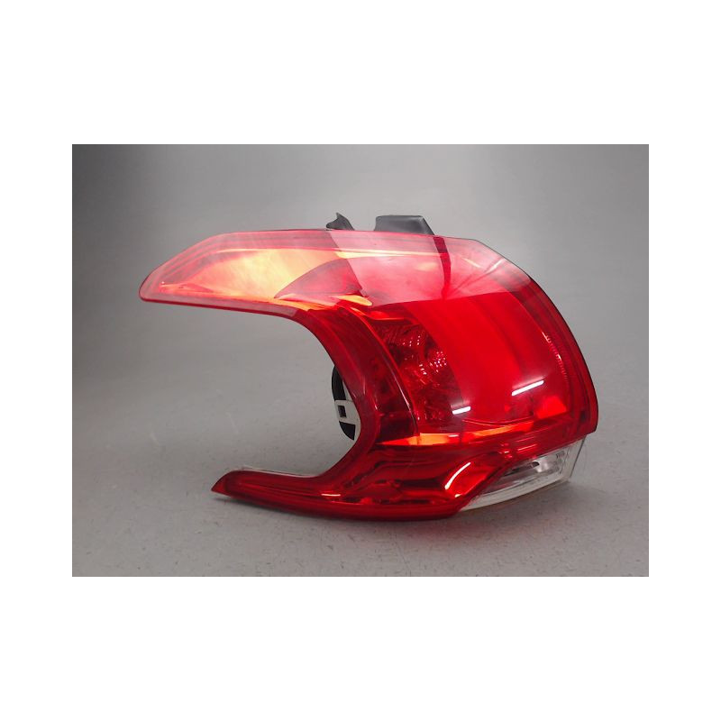 FEU ARRIERE GAUCHE  PEUGEOT 2008