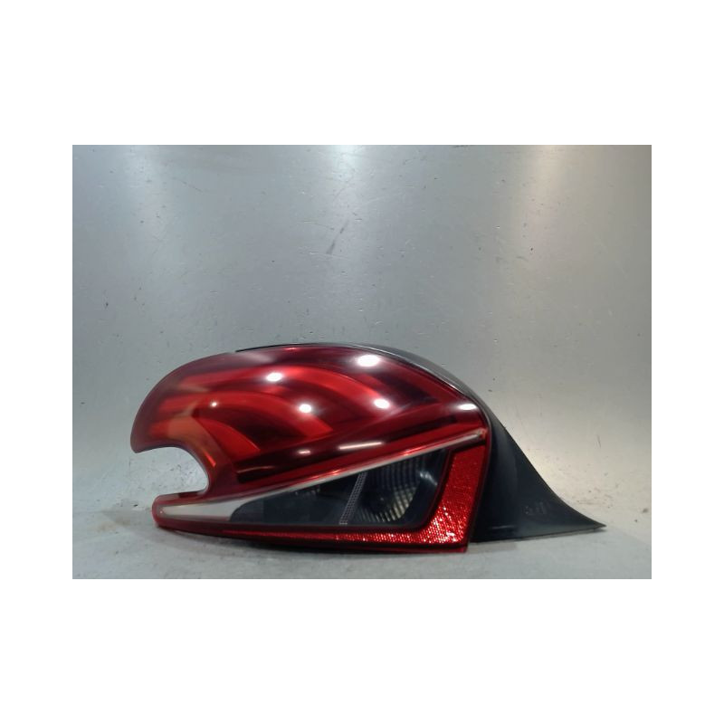 FEU ARRIERE GAUCHE  PEUGEOT 208