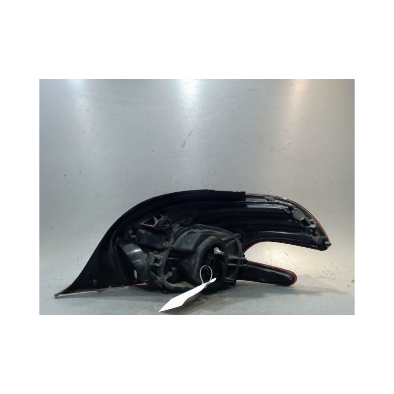 FEU ARRIERE GAUCHE  PEUGEOT 208