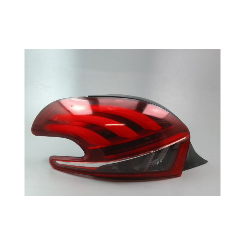 FEU ARRIERE GAUCHE  PEUGEOT 208 Phase 1 2012-...