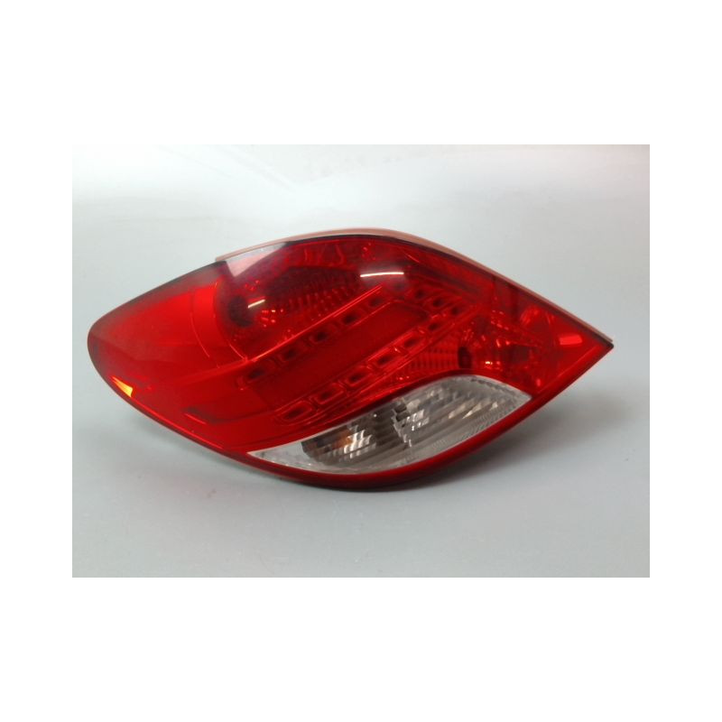 FEU ARRIERE GAUCHE  PEUGEOT 207 2006-2013