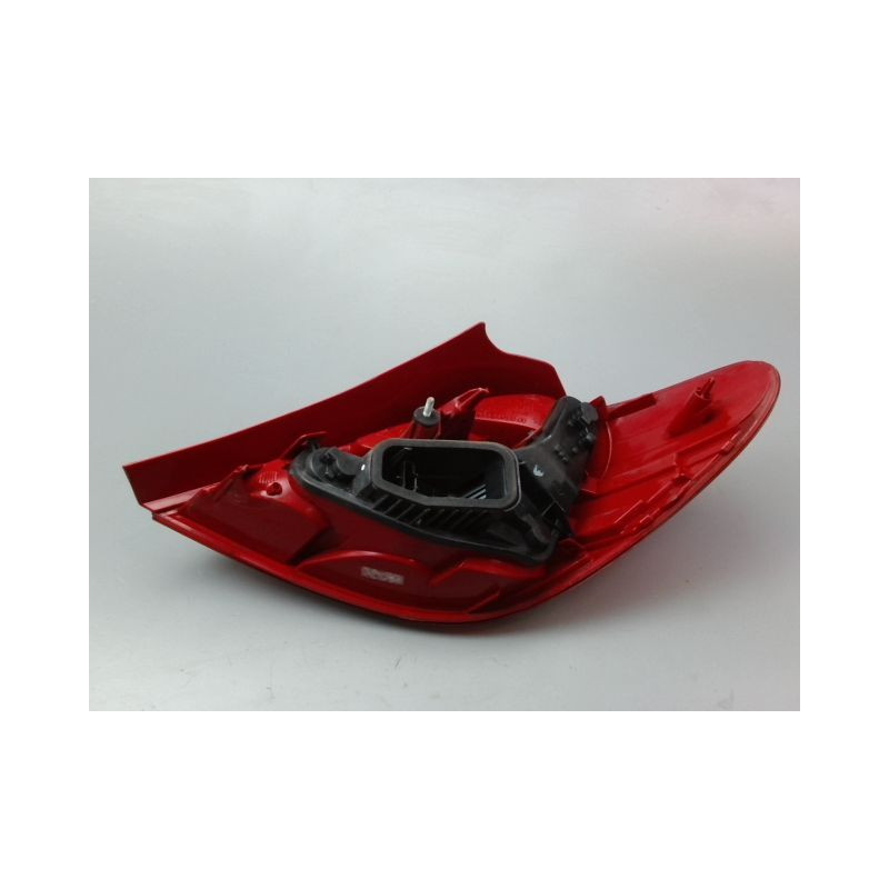 FEU ARRIERE GAUCHE  PEUGEOT 207 2006-2013