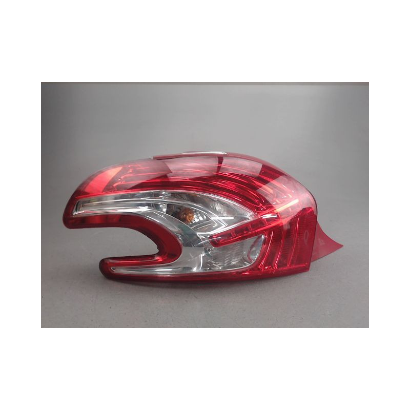 FEU ARRIERE GAUCHE  PEUGEOT 208