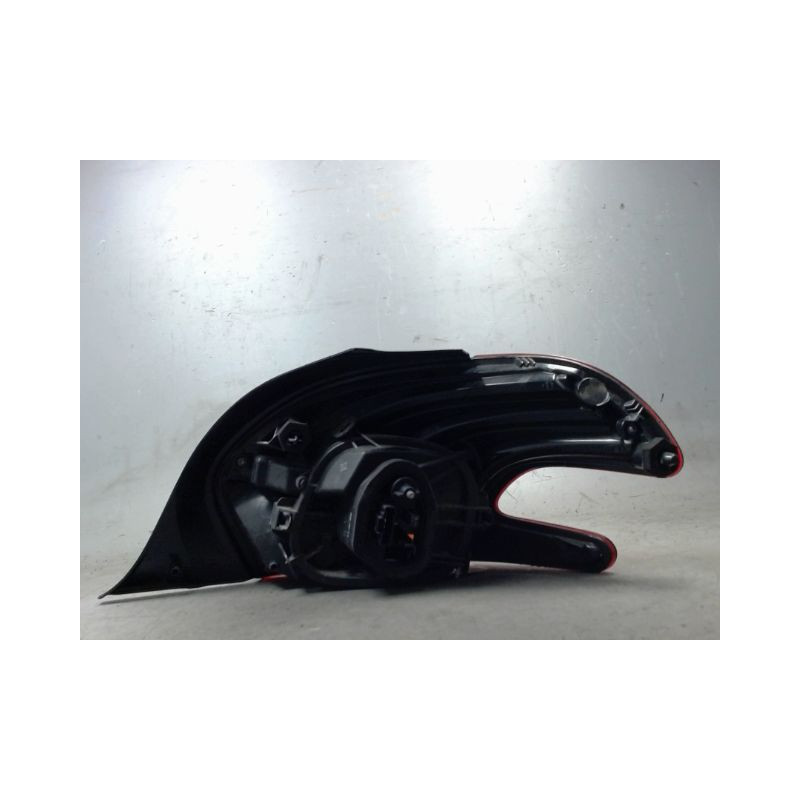 FEU ARRIERE GAUCHE  PEUGEOT 208