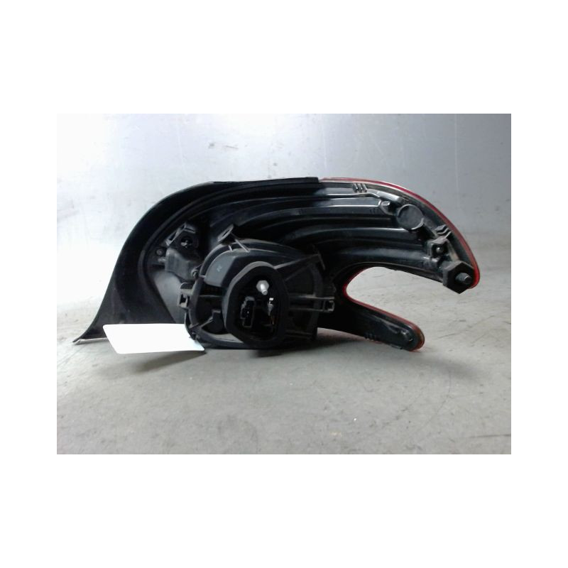 FEU ARRIERE GAUCHE  PEUGEOT 208