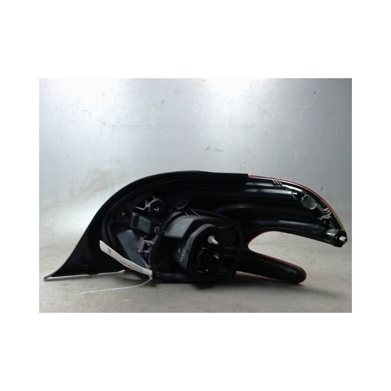FEU ARRIERE GAUCHE  PEUGEOT 208