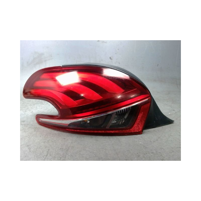 FEU ARRIERE GAUCHE  PEUGEOT 208