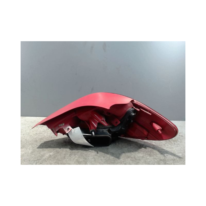 FEU ARRIERE GAUCHE  PEUGEOT 207 2011-
